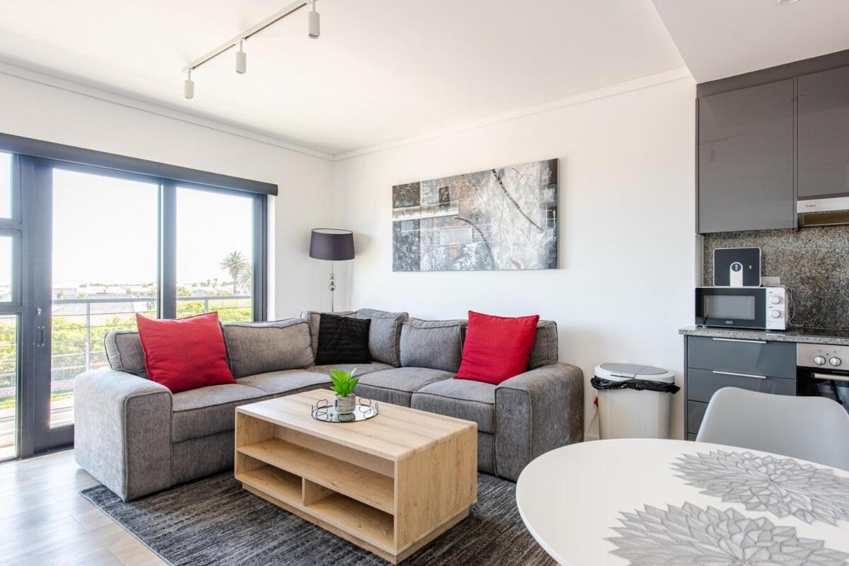 Apartment Lifestyle *
